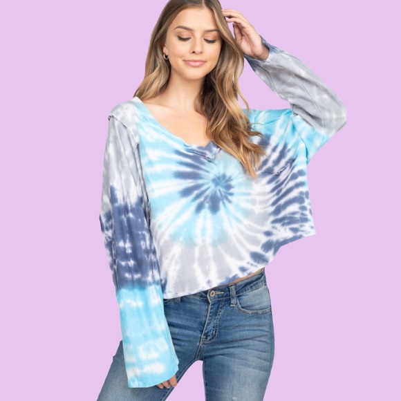 ❌DONATED❌Blue Gray Tie Dye Stressed Seam V-neck Oversized Top - Picture 3 of 12